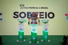 Apesar de não estar envolvida em competições internacionais, a equipe começa sua campanha na copa do brasil hoje por ter conquistado o título da copa verde da temporada passada Gremio Enfrentara O Brasiliense E Inter Pega O Vitoria Na Terceira Fase Da Copa Do Brasil Gzh
