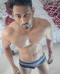 Maine raj ke lund par se towel hata diya. Gay Sex Story Posts Facebook