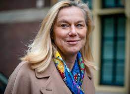 Belangrijke reden lijkt lijsttrekker sigrid kaag die door veel kiezers als geschikte premier wordt gezien. Het Zeist Van Sigrid Kaag Dit Is Altijd Een Aangename Wijk Geweest Land Van Lijsttrekkers Ad Nl