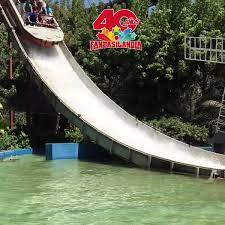Si aún no estás mojado con tsunami estarás empapado. Las Altas Parque De Diversiones Fantasilandia