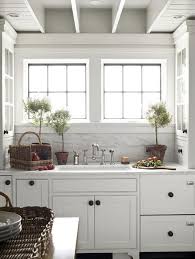 8 lake house white kitchen