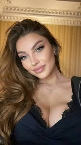 Madeline Bartsch's Instagram, Twitter & Facebook