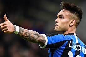 Lautaro javier martínez (lindur më 22 gusht 1997) është një futbollist profesionist argjentinas i cili luan si sulmues për klubin italian internazionale dhe kombëtaren argjentinase. Bomba Un Directivo Del Inter Le Puso Final A La Negociacion Por Lautaro Martinez Se Acabo El Intra Sports