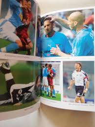 On je gostujući u emisiji na italijanskoj televiziji rasplakao mnoge gledaoce kraj malih ekrana pa i suprugu arijanu sa kojom je bio u studiju. Sinisa Mihajlovic Bozija Levica Kupindo Com 65404593