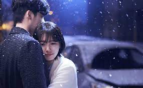 At the hospital, health practitioners report he's in a coma, and a lost comment from lucy causes peter's relatives to assume that she actually is his fiancée. While You Were Sleeping Reveals New Stills What To Look Forward To In First Episode Soompi