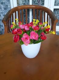 Kali ini, kami akan menjelaskan cara memilih tanaman hias plastik yang bagus untuk interior rumah anda. Jual Bunga Plastik Hiasan Meja Di Lapak Berkah Bunga Hias Plastik Bukalapak