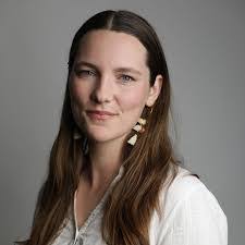 Laura Kunz's Instagram, Twitter & Facebook