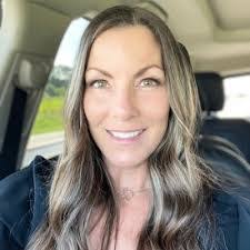 Nicole Berkman's Instagram, Twitter & Facebook