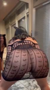 Hot Ass Twerk With Jaziuu | PimpBunny