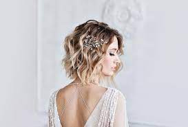 تسريحات شعر قصير ويفي لعروس 2020 بتوقيت بيروت اخبار لبنان و العالم Short Wedding Hair Wedding Hair Clips Wedding Hair Pins