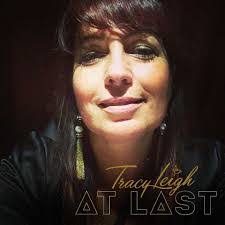 Tracy Leigh's Instagram, Twitter & Facebook