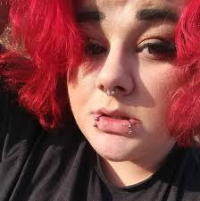 Hi everyone, greetings. I'm tohinnou, 45 years old, and I'm looking for  someone serious to start a serious relationship with. However, I don't want  to rush into things. In my free time,