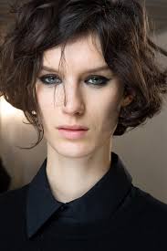 Helen mirren shows us how it's done (as styling short, fine hair can feel like a struggle, but that's because you've been living without this adding significant volume to her roots, january jones made a statement with tousled ringlet curls. Tousled Short Hair Get The Runway Look On Any Hair Type