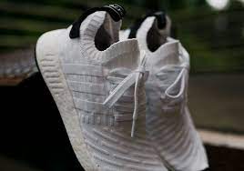 4.5 out of 5 stars 10. Adidas Nmd R2 Primeknit White Black By3015 Sneakernews Com
