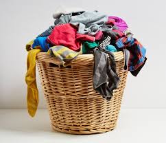 Ananas schälen, den strunk entfernen und in grobe stücke schneiden. Curryflecken Entfernen So Einfach Geht S Focus De