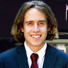 Elvin Perry's Instagram, Twitter & Facebook