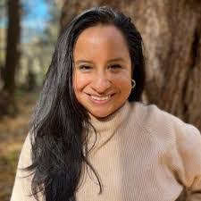 Dana Chinn's Instagram, Twitter & Facebook