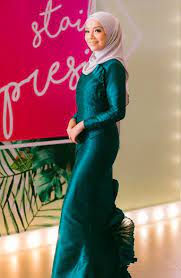 Menjadi antara artis wanita yang terlaris di malaysia. Mira Filzah Dikecam Kerana Pakaian Semakin Ketat Menampakkan Susuk Badan Murai My