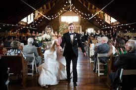 Real Wedding Studio Kh Mary And Christian Loft Wedding Ceremony Wedding Barn Wedding
