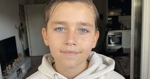 Cameron Bain's Instagram, Twitter & Facebook