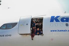 Thousands of afghans rushed into kabul's main airport, some so desperate to escape the taliban that they key points: 29trkgnmfravim