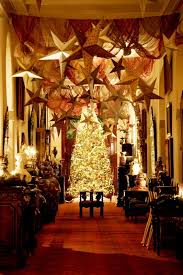 45 Classic Christmas Decorating Ideas Interior Vogue Victorian Christmas Decorations Church Christmas Decorations Christmas Church