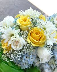Bridal Bouquet Yellow Blue And White Nautical Themed Wedding By Sunnycrest Flowers In The Thousand Yellow Bridal Bouquets Hydrangeas Wedding Bridal Bouquet