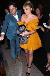 Florence Pugh And Boyfriend Zach Braff Step Out For Date Night At Pre Oscars Event In 2020 Florence Pugh Date Night Black Dress Red Carpet