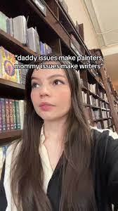 Alex Traub's Instagram, Twitter & Facebook