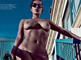 » kim kardashian n'est pas dupe : Kim Kardashian Totalement Nue Sous Toutes Les Coutures