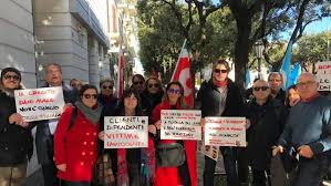 Succursali bancarie di banca popolare di bari in sant'arpino. Protesta Dei Dipendenti Della Banca Popolare Di Bari A Rischio I Posti Di Lavoro
