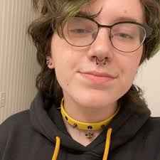 Busy Bee Spiked Choker