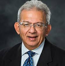 The C-Suite with Suku Radia : Suku Radia (WHOAM): Amazon.in: Books