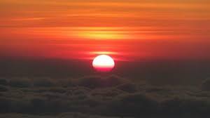 Matahari terbit dari arah timur karena bumi berputar. L1eq5k1coo8rzm