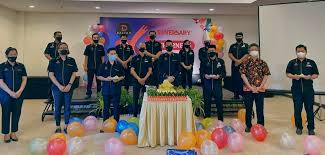 Perguruan tinggi yang dimiliki oleh pemerintah adalah universitas gadjah mada , universitas negeri yogyakarta , institut seni indonesia yogyakarta , universitas islam negeri sunan kalijaga dan universitas pembangunan nasional veteran yogyakarta. Wmzpuxkjutdmym