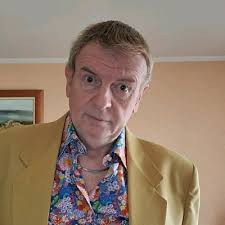 Nous nous sommes réveillés ce mardi dans un pays où un Premier Ministre  supposément centriste, nommé par un Président de la République élu pour  faire barrage au RN, a accrédité les thèses