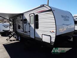 Search find rvs rent an rv sell research rv reviews rv dealers parts rv parks blog. Braxton Creek Bx Series Travel Trailer Review 4 Features For Summer A L Rv Sales Blog