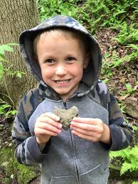 I found a heart stone that had a crack 💔