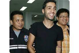 Il semble trop simple de hacker des pages informatiques. Dubseatv On Twitter This Is Hamza Bendelladj An Algerian Hacker Who Extracted About 1 Billion From 217 Banks And Donated It All To Poor African Countries And Palestine He Was Arrested In