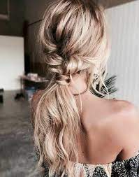 Code, trecce e messy bun da realizzare a casa da sole ecco i suggerimenti e le idee migliori se avete voglia di realizzare acconciature semplici per capelli lunghi, medi o. Acconciature Capelli Lunghi Idee Semplici Per Le Feste Vogue Italia