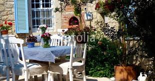 Pin Von Martin Debus Auf Papiergirlanden In 2020 Gartenstuhle Gartentisch Tischdecke