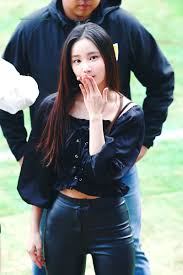 On november 30, 2019 mld entertainment released a statement on momoland's fancafe saying while yeonwoo has had deep affection for her momoland activities, she has decided that continuing together with her actress activi. Momoland Nancy And Yeonwoo Nancy Yeonwoo M Twitter