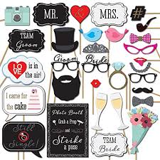 Die fotobox erfreut sich großer beliebtheit und ist auf hochzeiten schon fast so ein ein schöner fotohintergrund und ein paar einfache accessoires sorgen für tollen fotospaß auf eurer hochzeit. Fotobox Zubehor Gunstig Fur Eure Hochzeit Kaufen Liebe Zur Hochzeit