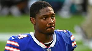 WATCH: "What a class act" Stefon Diggs brings a young fan