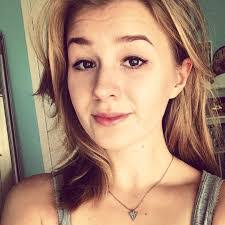 Beth Mix's Instagram, Twitter & Facebook