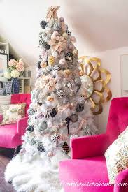 Check spelling or type a new query. 15 Elegant Christmas Tree Decorating Ideas