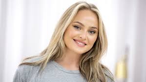 Alice Stenlöf och Jireel visar sig i offentligheten ihop