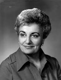 Lola Lange's Instagram, Twitter & Facebook