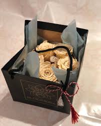 23 Aprecieri 3 Comentarii Bloomeria Bloomeria Ro Pe Instagram Putem Livra Noi Florile Dorite Persoanei Drag Instagram Preserved Roses Takeout Container