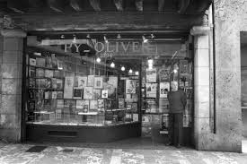 Librairie Py Oliver Olivier Py Perpignan Photographie Par Sylvie Goussopoulos Pour L Exposition De Lr Livre Et Lecture C Olivier Py Photographie Perpignan